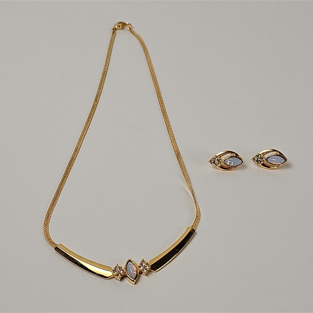 Vintage 1994 Avon Opalesque Splendor Faux Opal Necklace and Earrings Set
